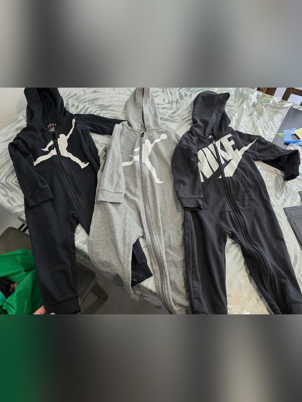 Kids' Hooded Zip-Front Romper - Gray/Black Ensemble De Sport One Piece 24 Mois